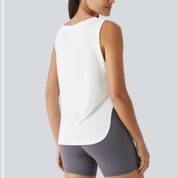 White round neck split sides tank top, soft and comfy, new, medium, Halara - Picture 3 of 8
